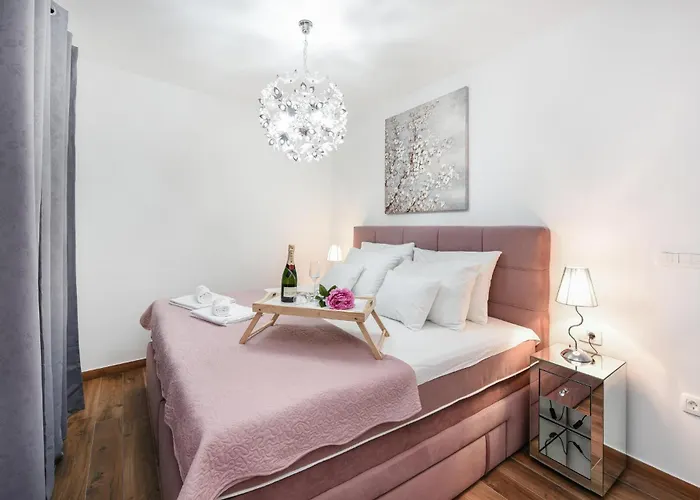 In With Sauna بيت للعطل زادار