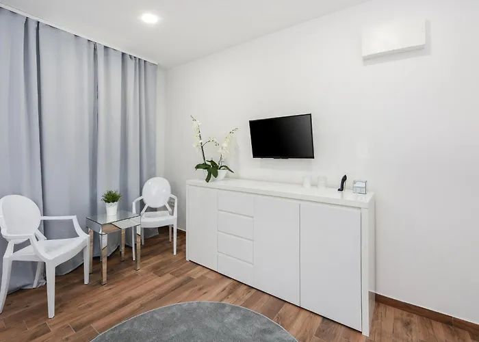 In With Sauna * زادار