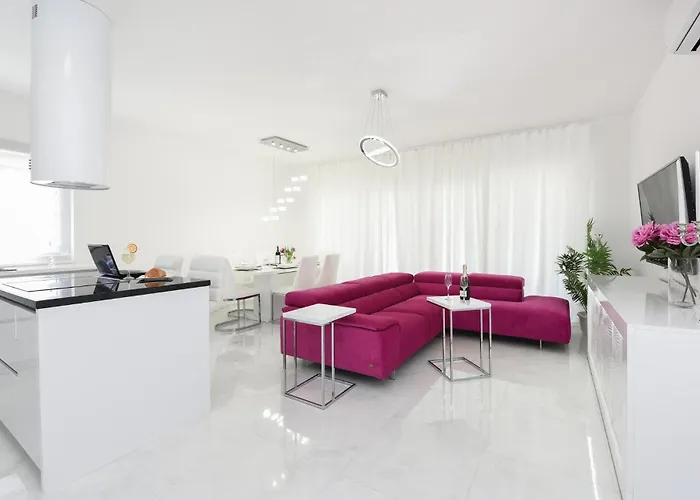 بيت للعطل In With Sauna